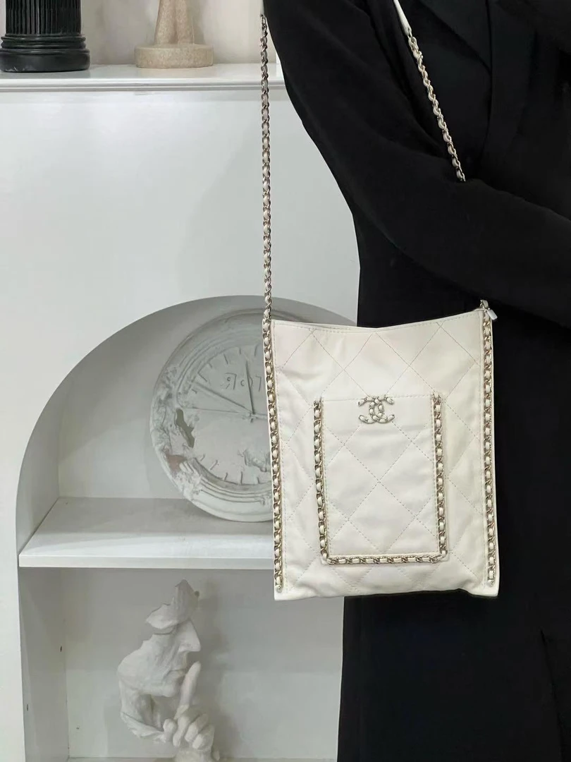 99新 Chanel/香奈儿 香奈儿   22c皮穿链购物袋白金牛/优选