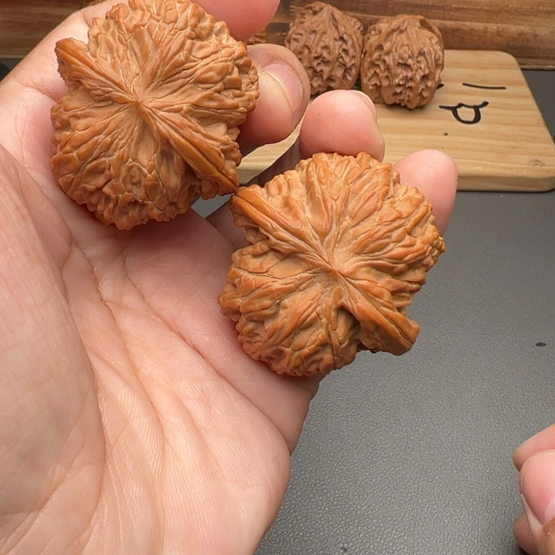 文玩核桃把件红皮歪磨