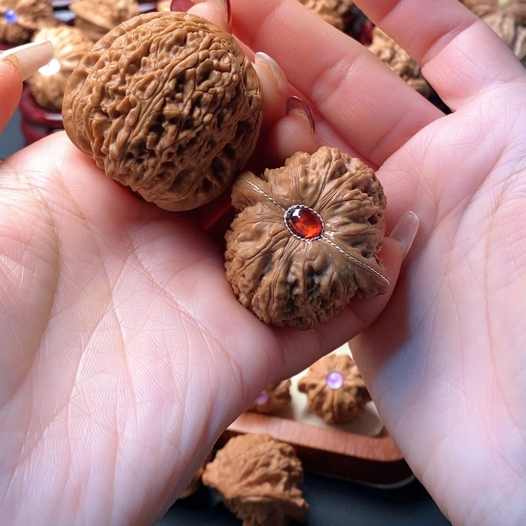 文玩核桃吊坠平谷绣球