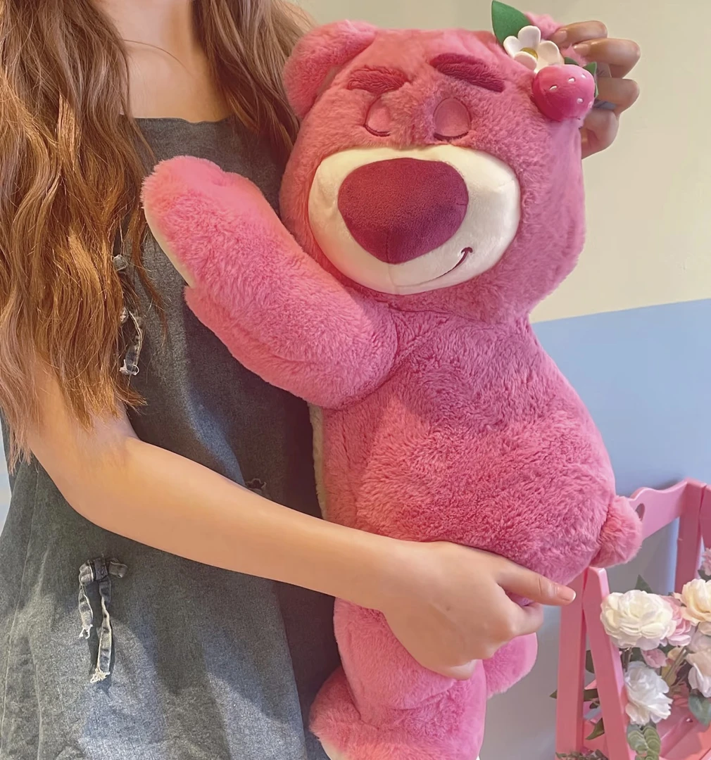 趴款草莓熊粉色展示亲肤毛绒玩具草莓熊手工存在1～3厘米误差