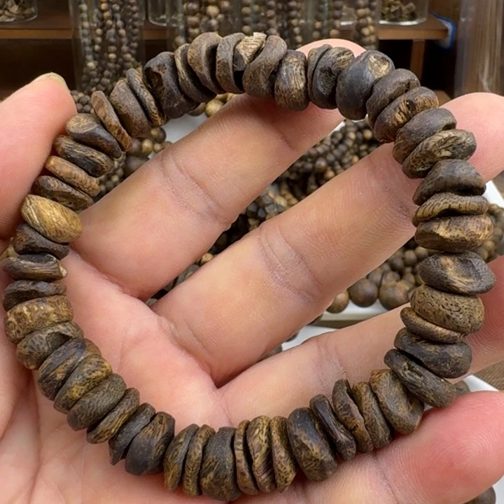 手串沉香乌身手串14克