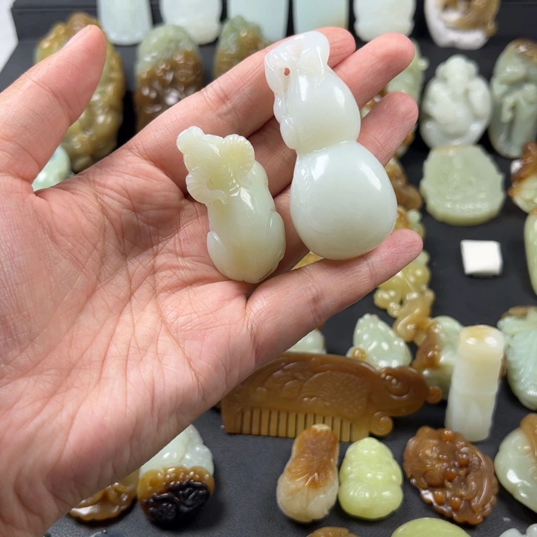 张***（和田玉未镶嵌颈饰