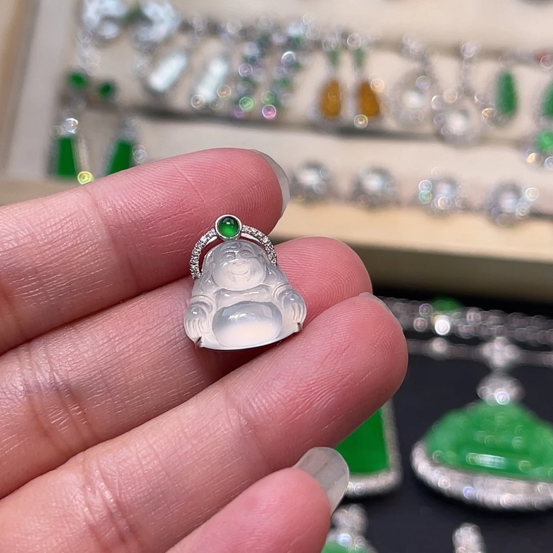 翡翠18K金镶嵌颈饰佛公