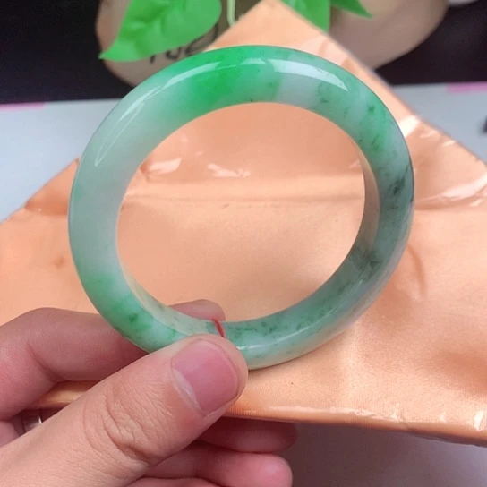 翡翠手镯未镶嵌正圈066