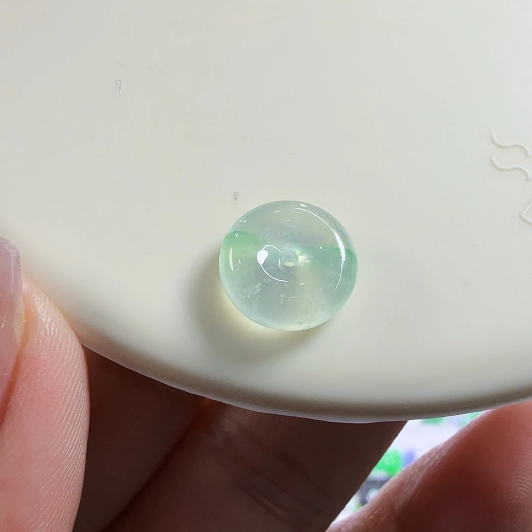 翡翠未镶嵌颈饰裸石