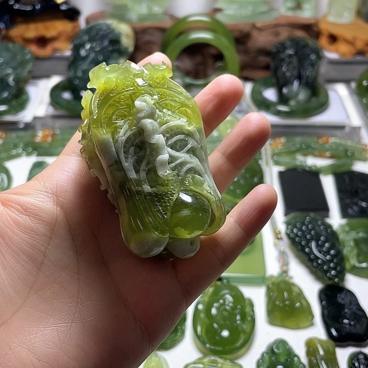 蛇纹石玉手把未镶嵌