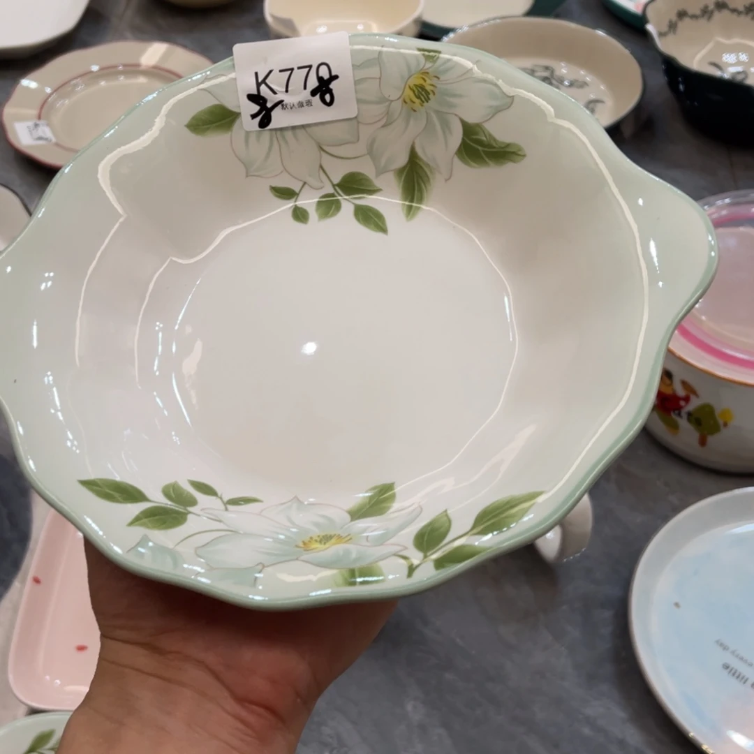 陶瓷微瑕餐具介意勿拍，满18飞！
