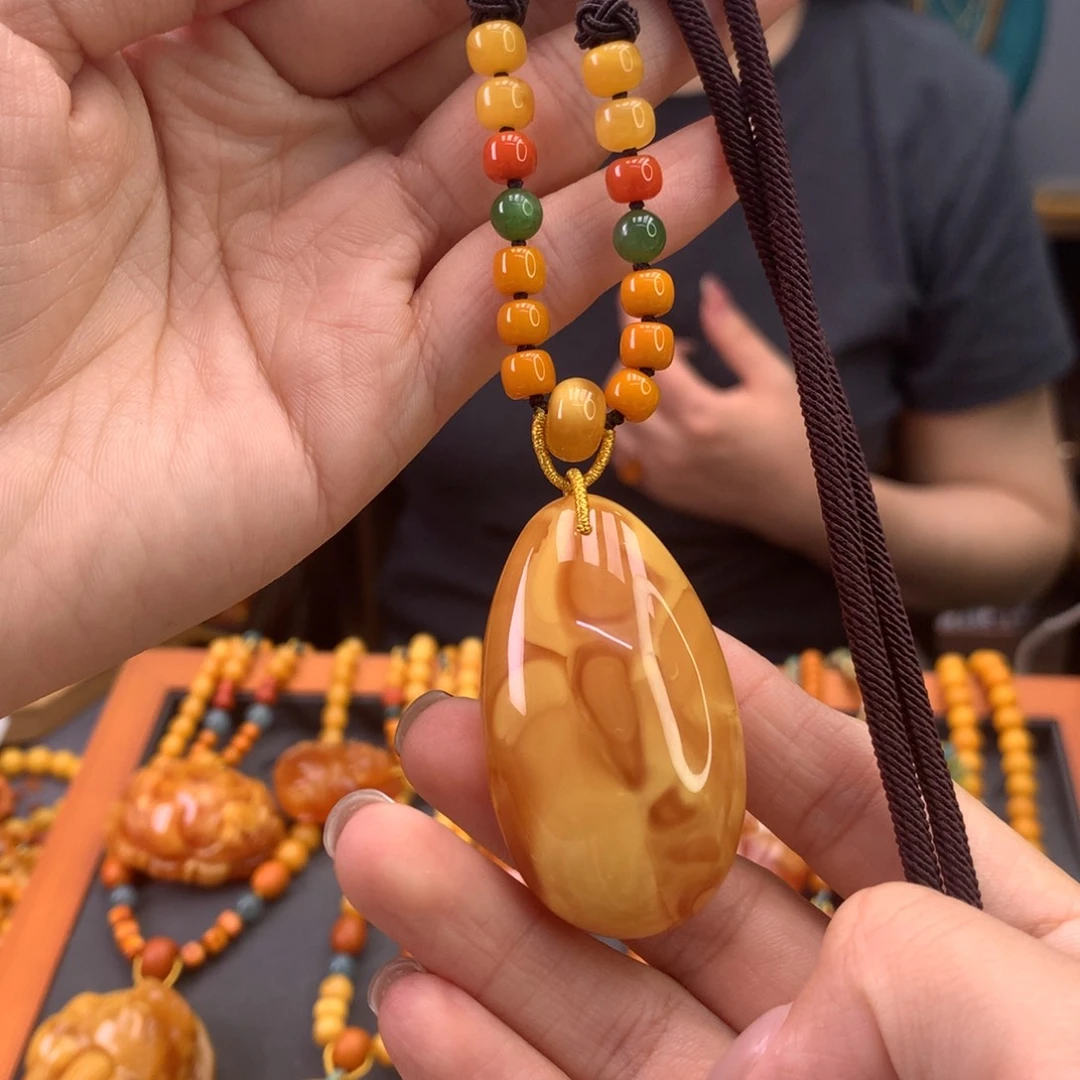 未镶嵌颈饰蜜蜡天然