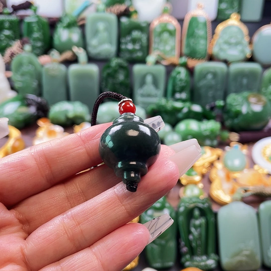 和田玉挂件未镶嵌大****啊