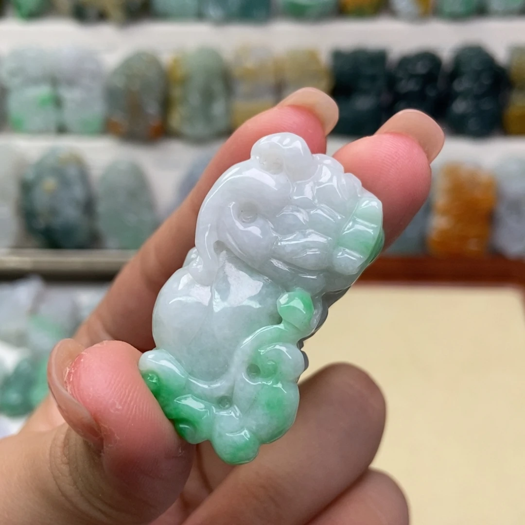 M***u翡翠未镶嵌吊坠(赠链)