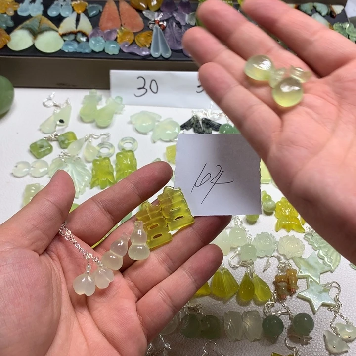 胖***儿蛇纹石玉合金发夹
