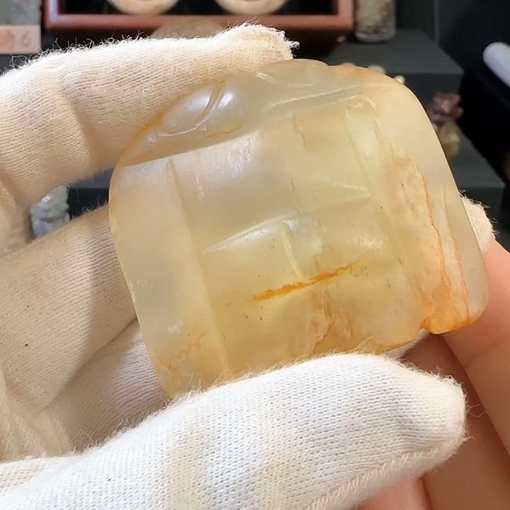 欧***了颈饰未镶嵌透闪石质玉