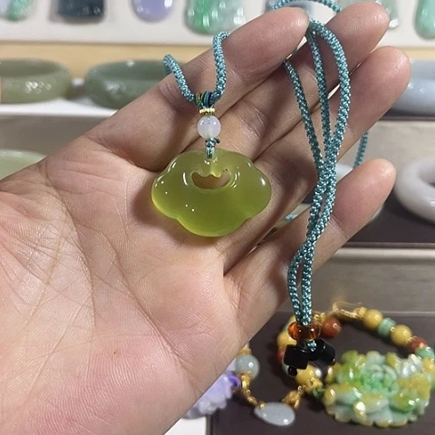合金蛇纹石玉颈饰