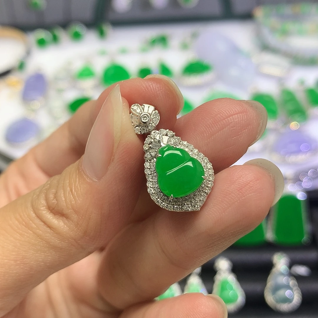 吊坠(不含链)18K金镶嵌翡翠@**米