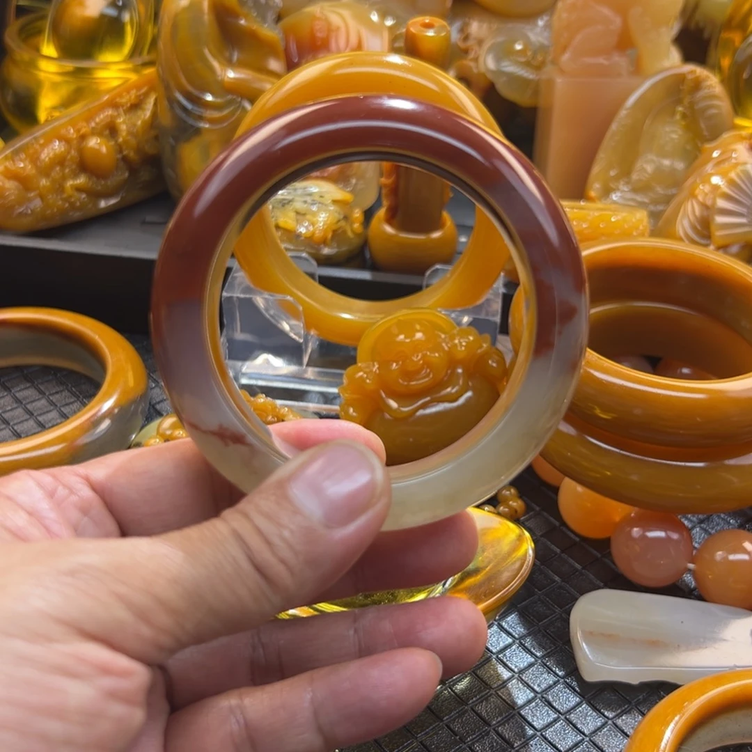 石英质玉未镶嵌颈饰