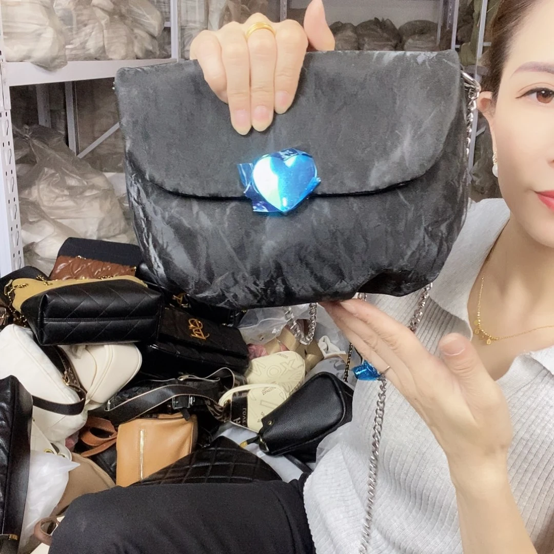 蚕丝小牛剖层皮革PU