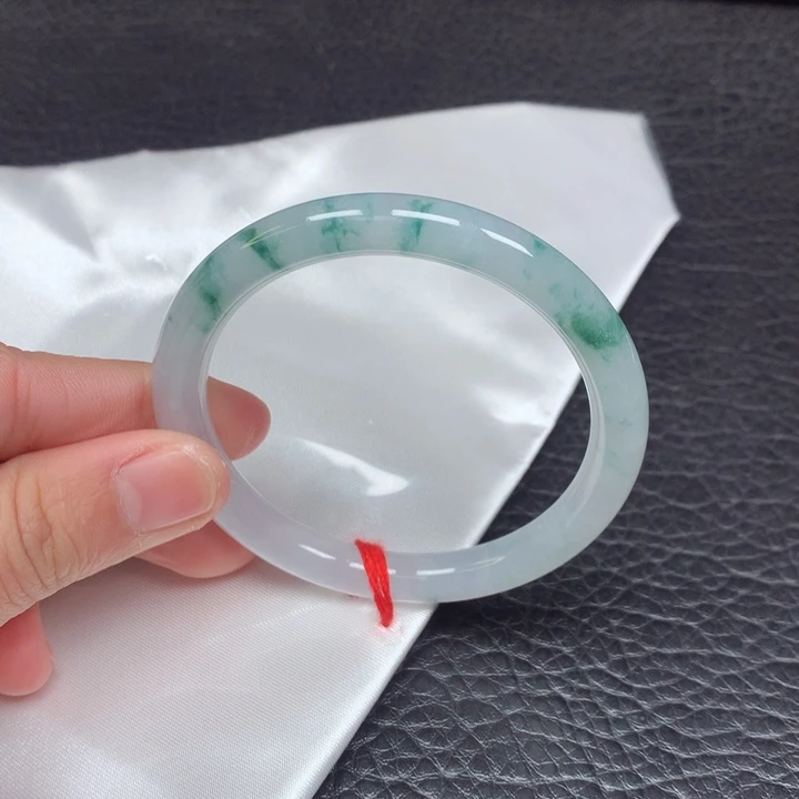 翡翠手镯（圆镯）未镶嵌