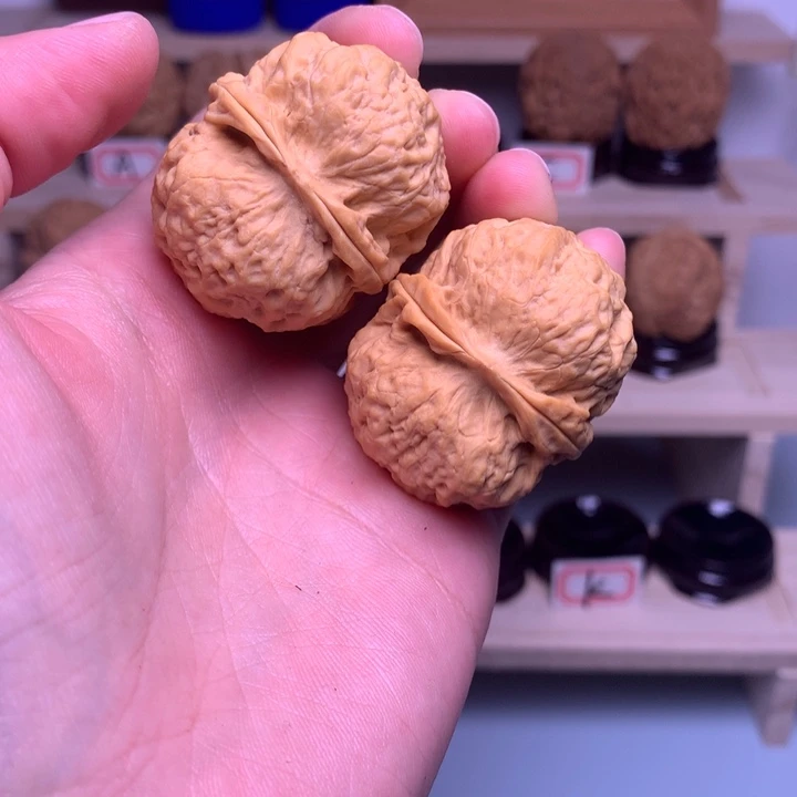 文玩核桃把件62蜂窝绣球37尺