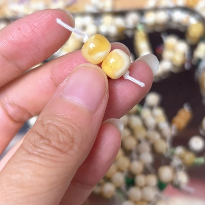 裸石蜜蜡未镶嵌8.7mm一对