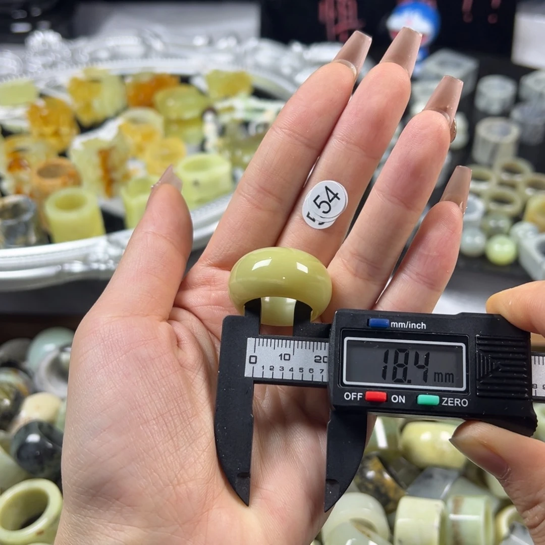 蛇纹石玉未镶嵌戒指
