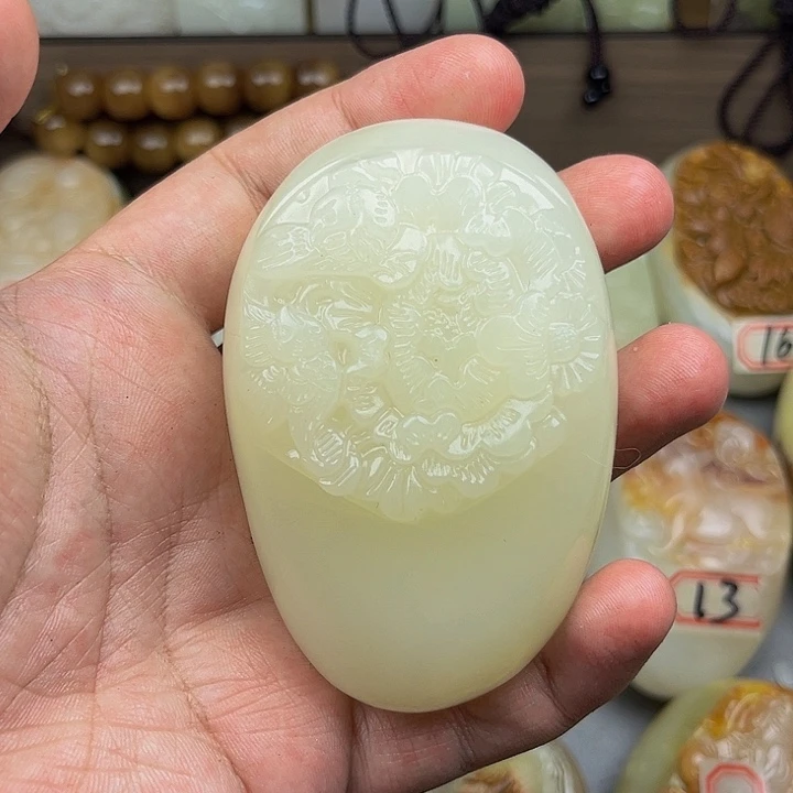 ****心石材方解石手把件