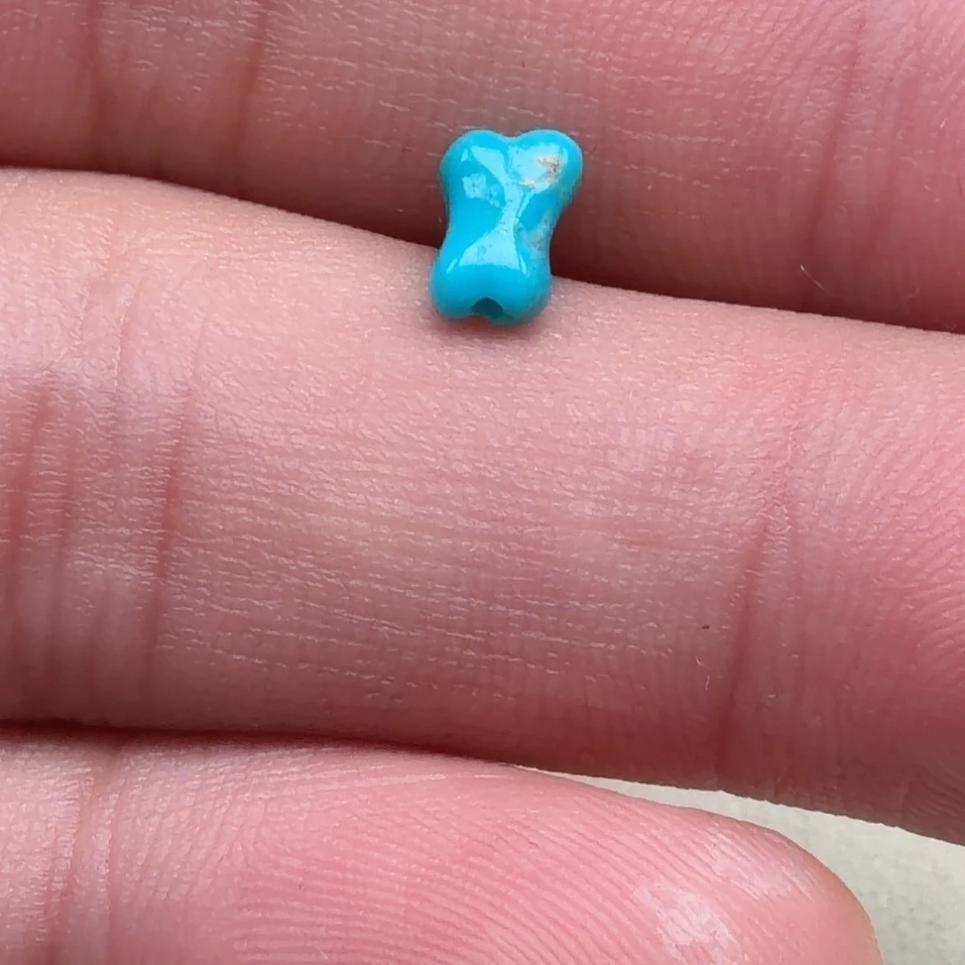 摘***香绿松石未镶嵌珠宝奇石