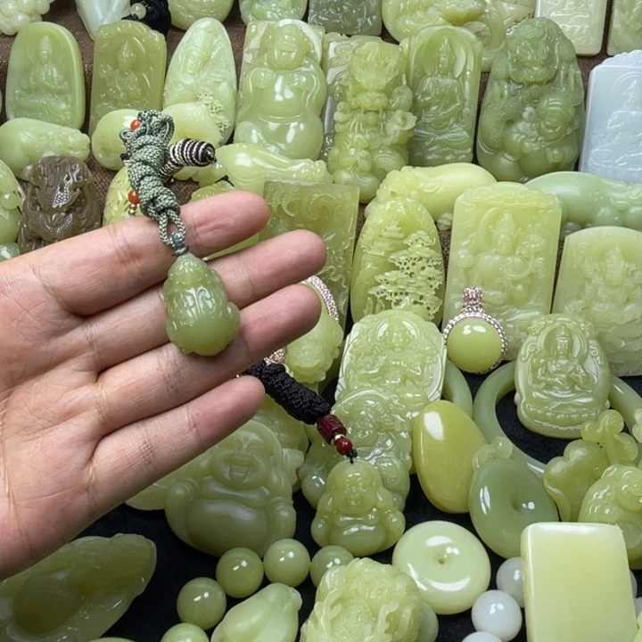 和田玉（黄玉）未镶嵌颈饰