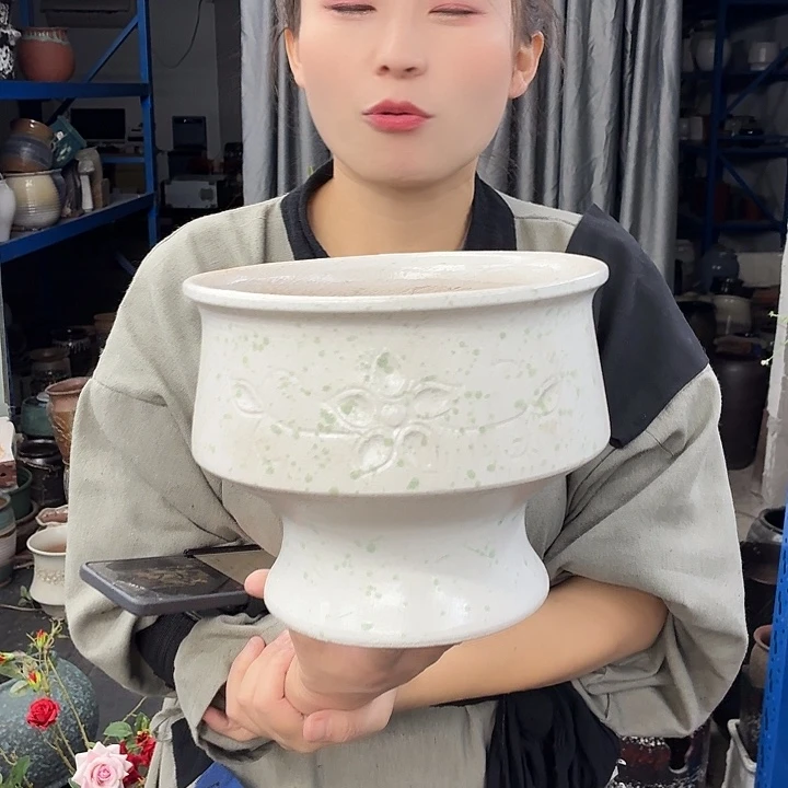 21-18 -粗陶花盆有孔