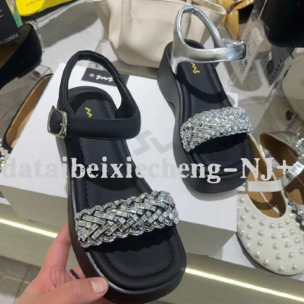 玛莎玛索时尚凉鞋5688