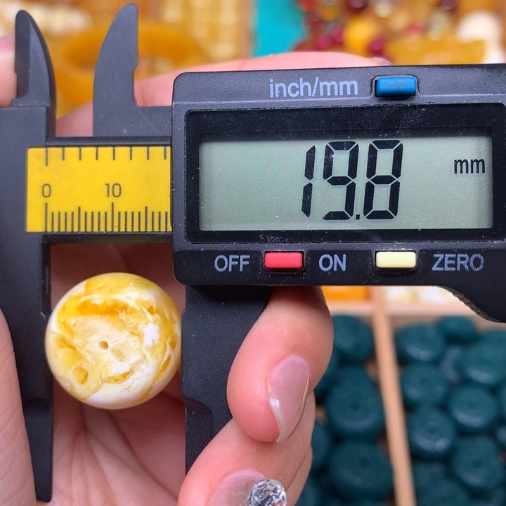 非金属仿琥珀配饰66