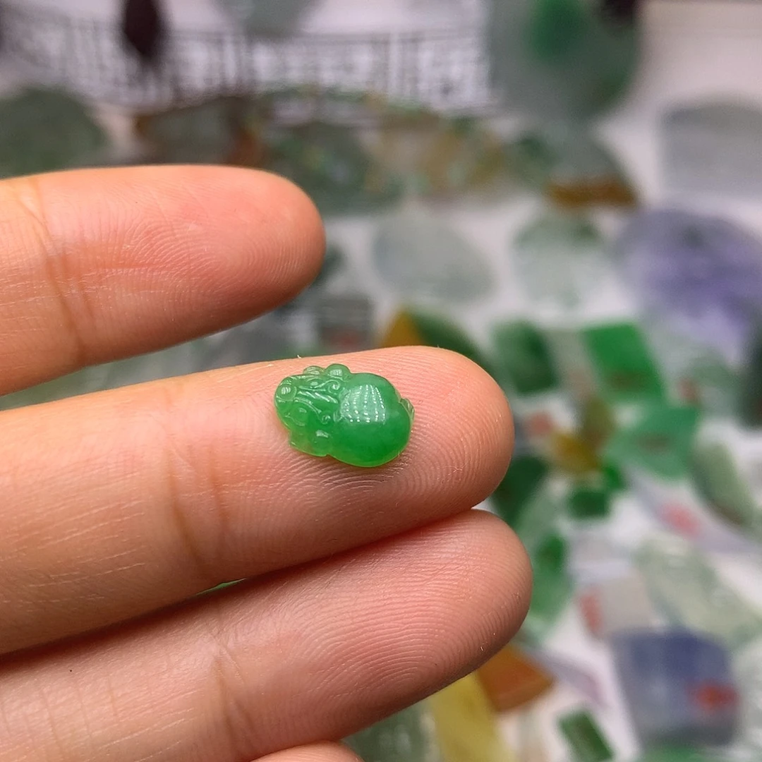 定制翡翠未镶嵌天然翡翠定制