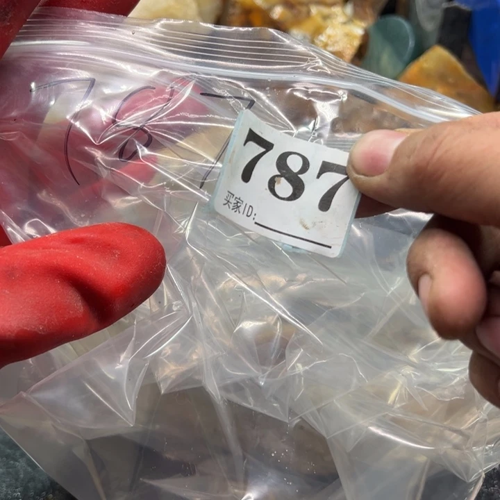 透闪石-蛇纹石玉珠宝奇石未镶嵌合*