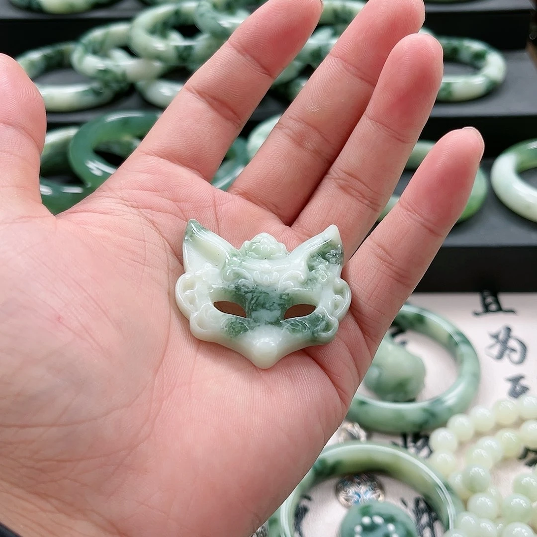 【闪购商品】未镶嵌透闪石-蛇纹石玉挂件水****然