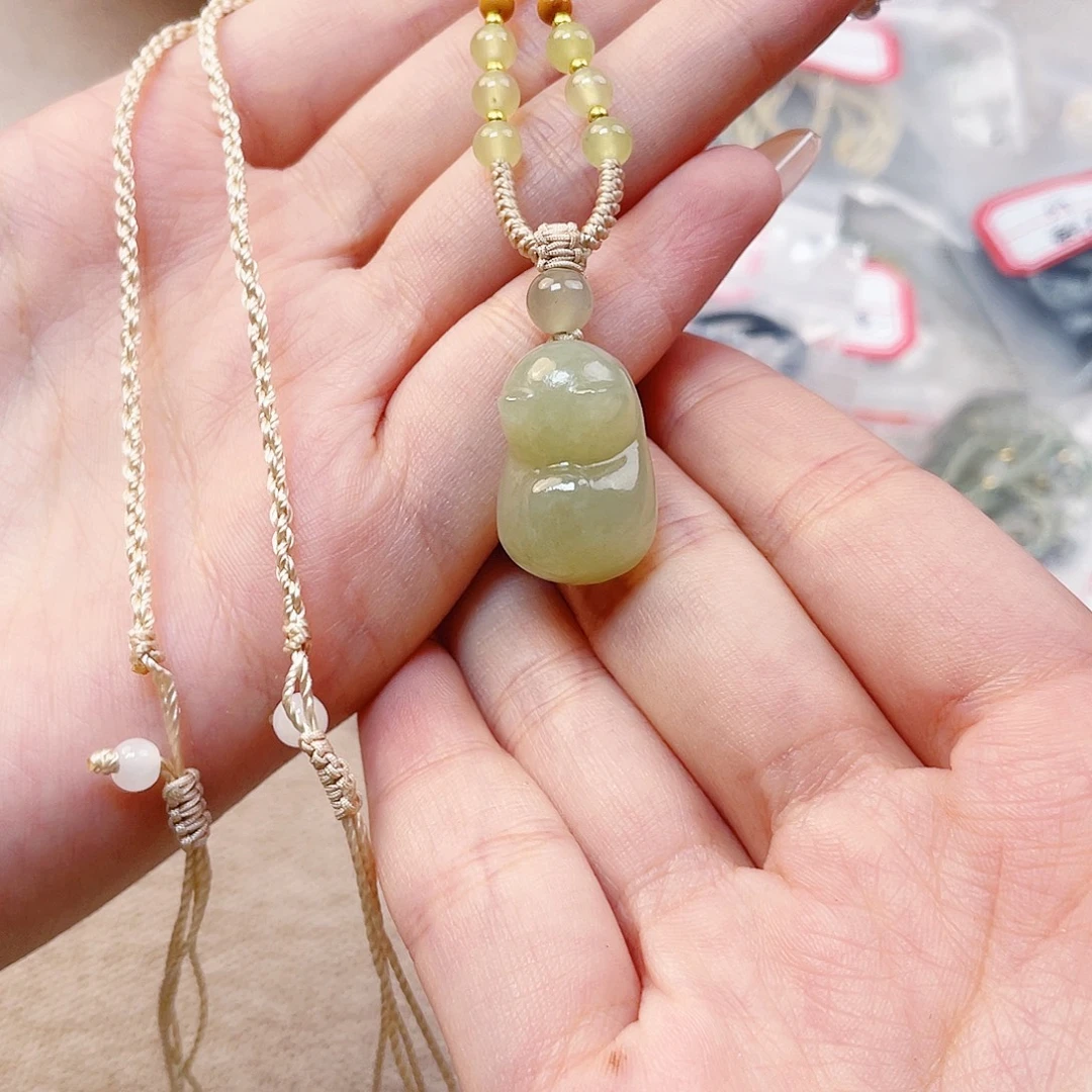 暖***圆和田玉未镶嵌吊坠(赠链)