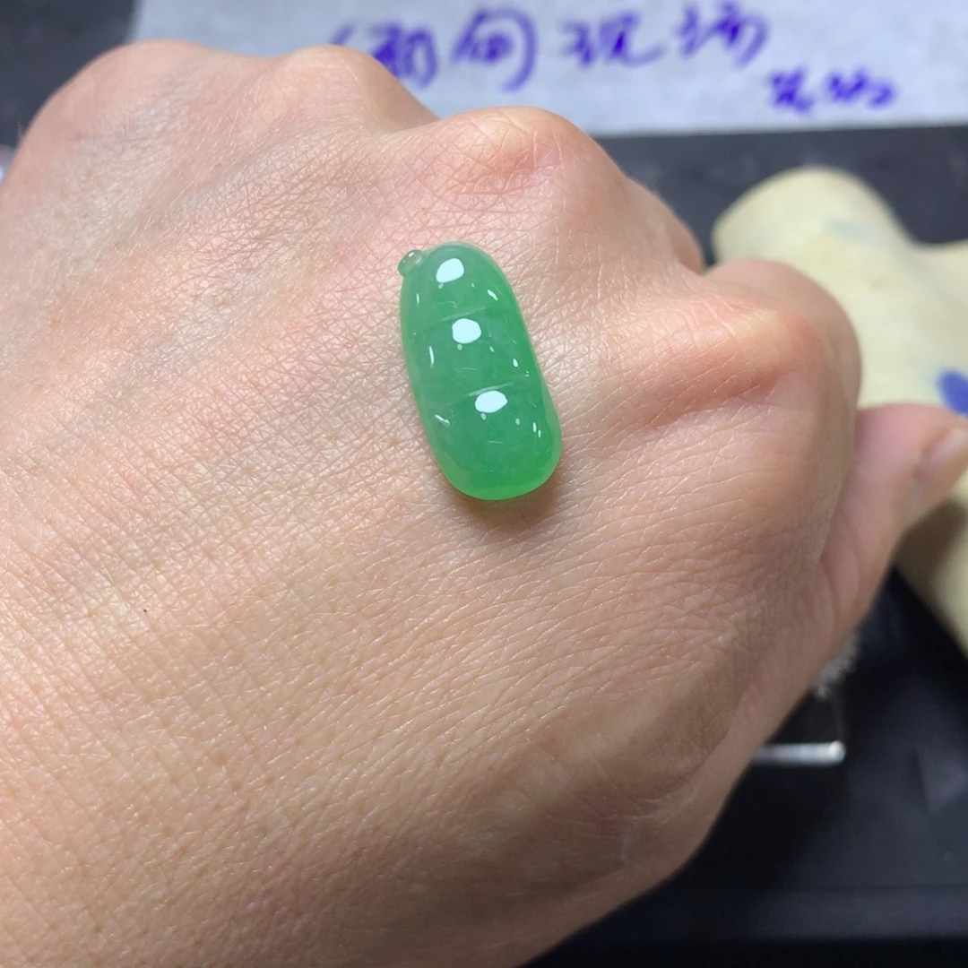 定制翡翠未镶嵌福豆