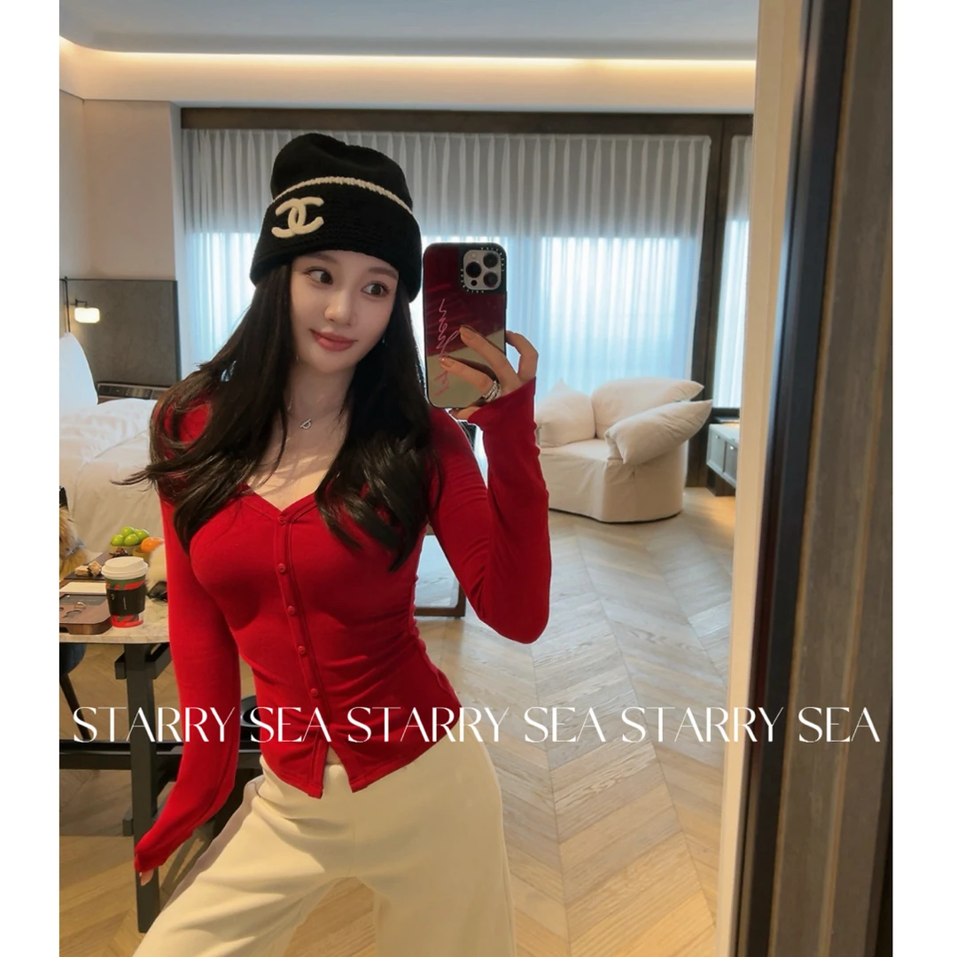 PP 【丘比特之箭】v领排扣 超显气色修身收腰磨毛打底衫#PP0350SY