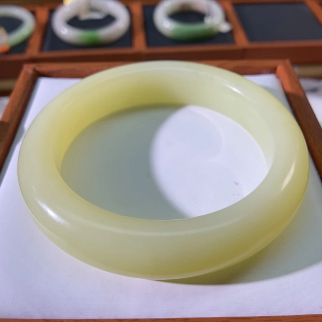 【闪购商品】未镶嵌手镯和田玉（黄玉）