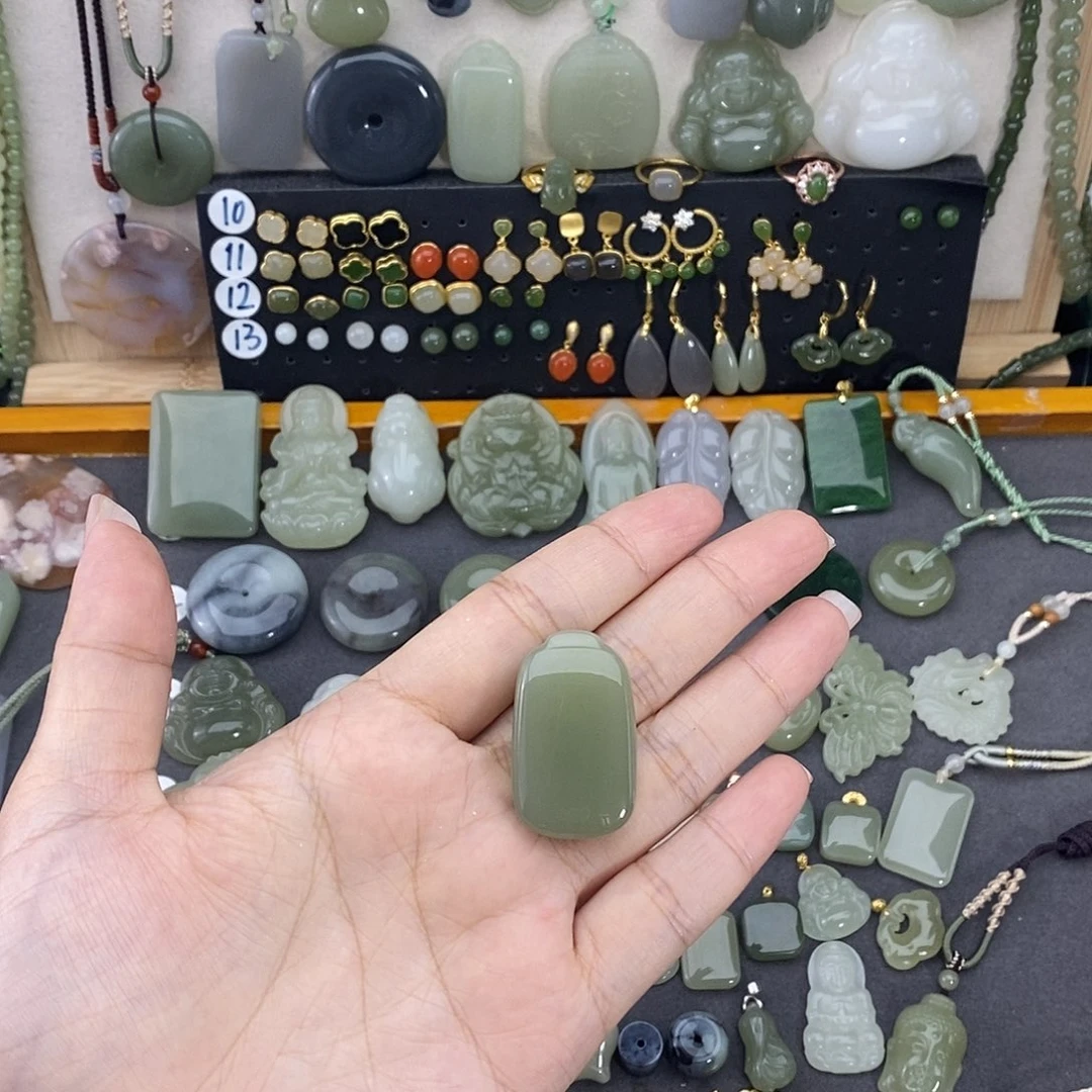 和田玉未镶嵌吊坠(不含链)