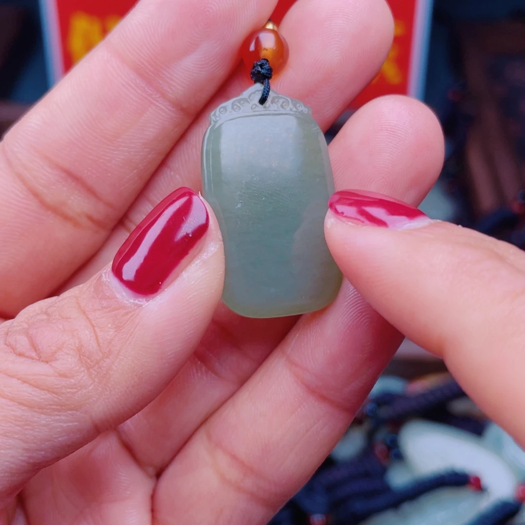 和田玉未镶嵌颈饰拍一发一