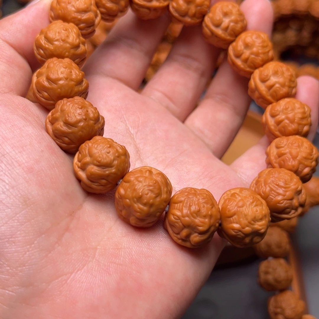 猴头核桃吊坠1.6尺寸，17颗蟾王