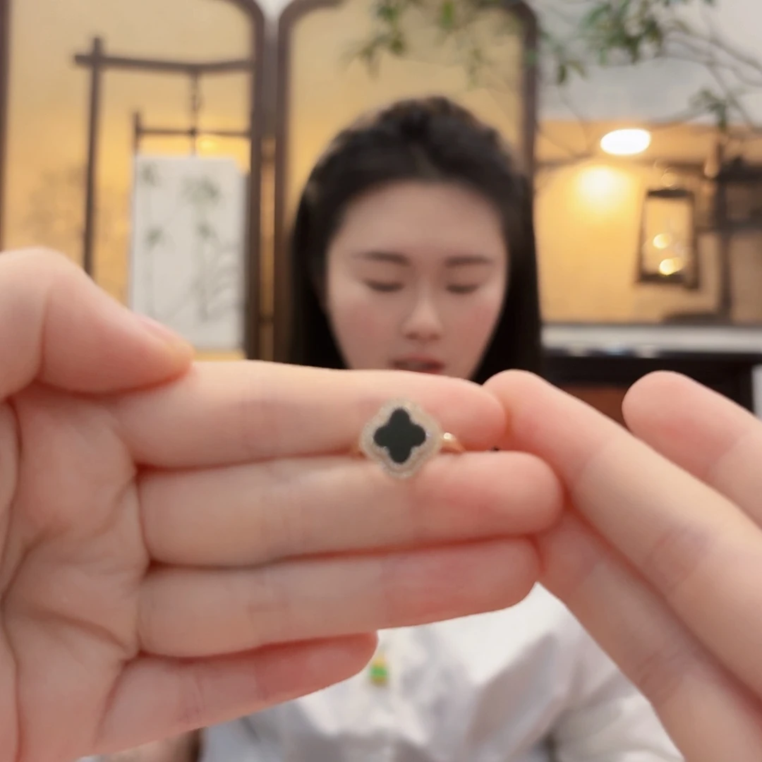 翡翠18K金镶嵌戒指多样性发其一