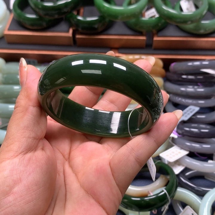 【闪购商品】未镶嵌手镯和田玉（碧玉）