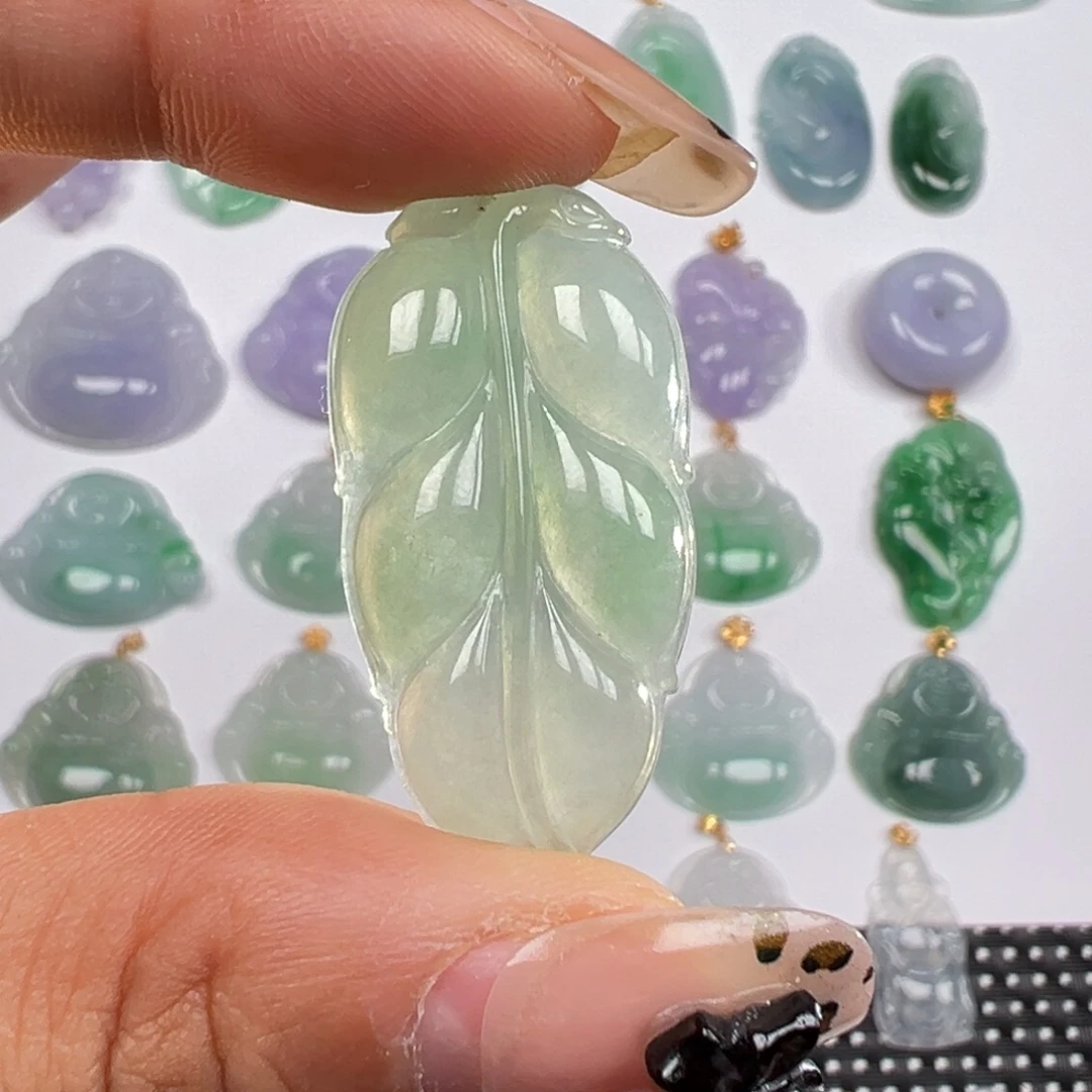 翡翠未镶嵌颈饰冰绿叶子