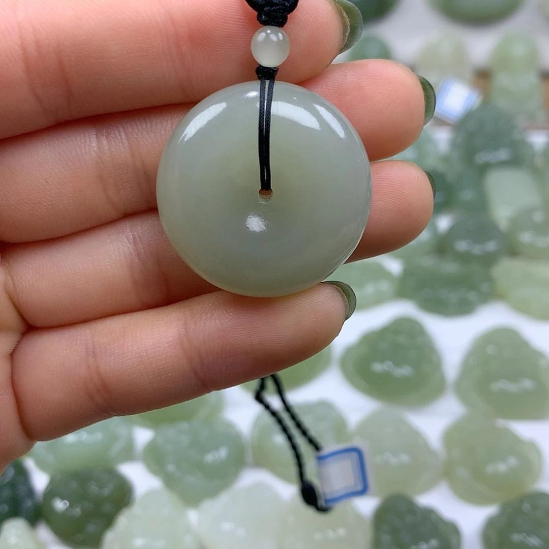 【闪购商品】颈饰未镶嵌和田玉