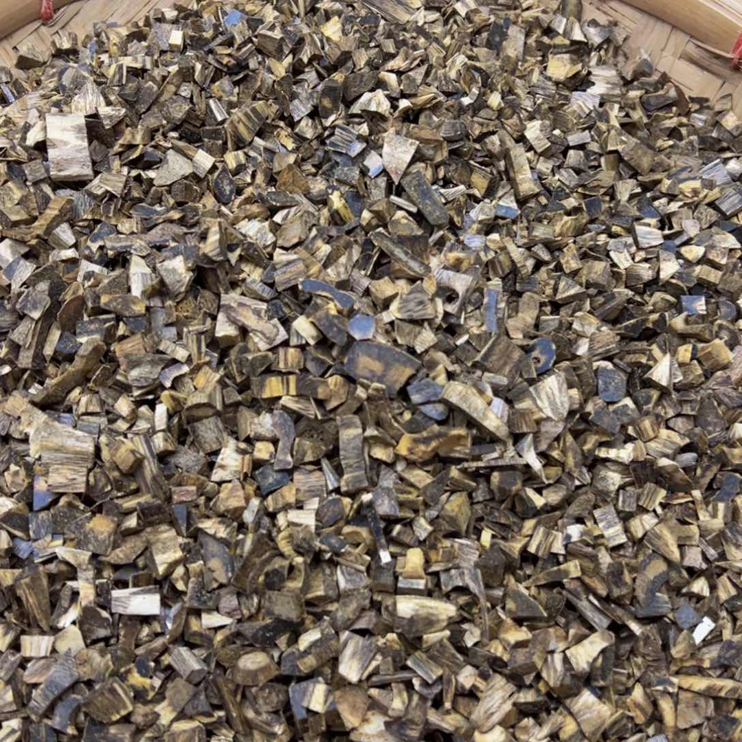 沉香手把件绿棋糖结碎料200克