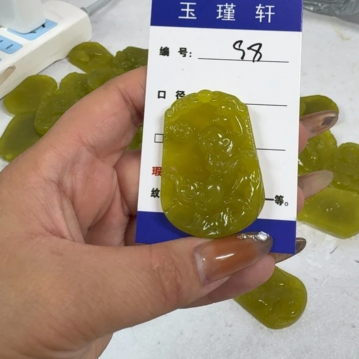 长***柒蛇纹石玉未镶嵌手镯