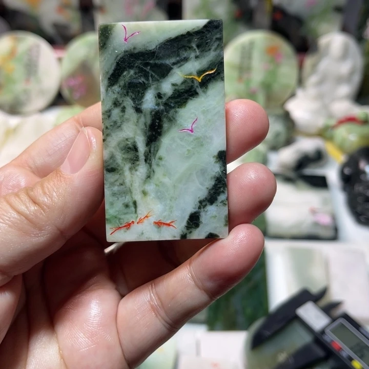 独山玉未镶嵌颈饰