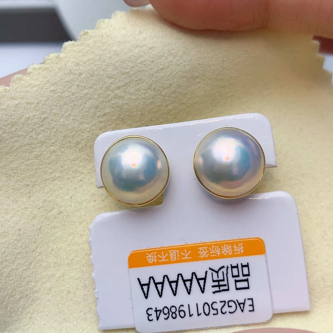 拼合珍珠（马贝珠）耳饰18K金镶嵌W68