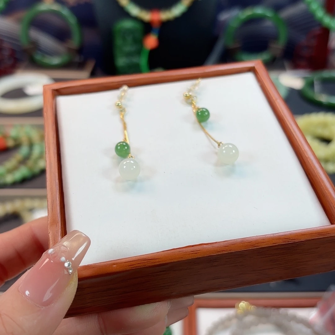 和田玉银S925镶嵌耳钉