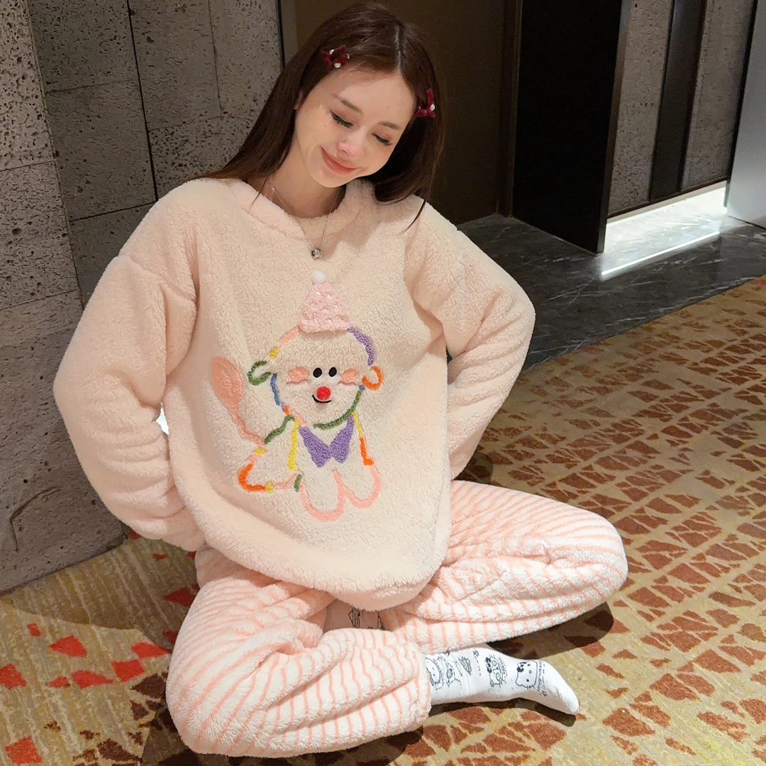 珊瑚绒睡衣女款冬季2025新款卡通慵懒风法兰绒加厚保暖家居服套装
